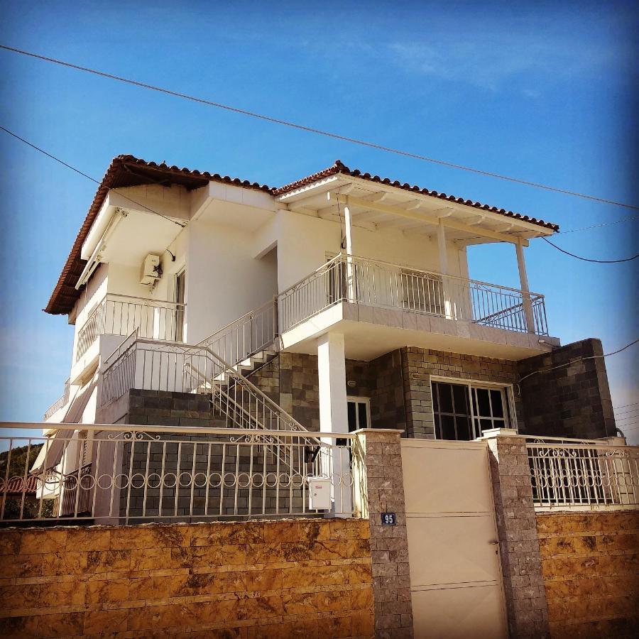 La Vita Apartments-Near Airport & Sea Artemida  Bagian luar foto