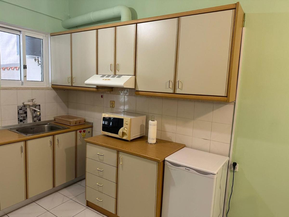 La Vita Apartments-Near Airport & Sea Artemida  Bagian luar foto