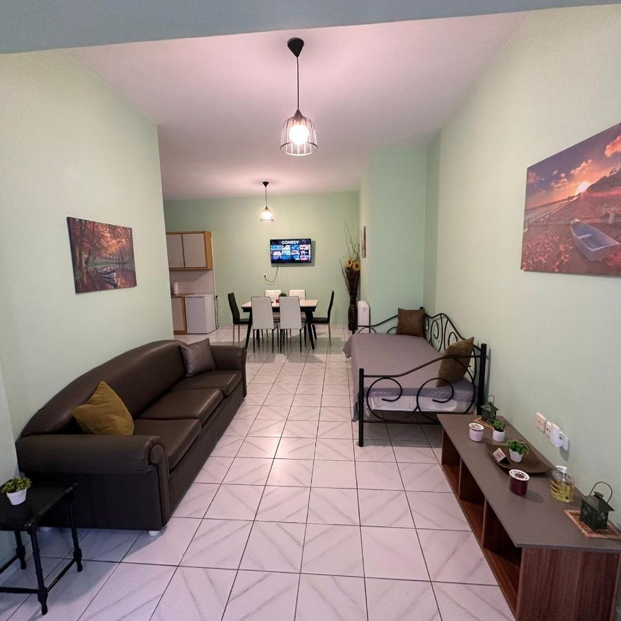 La Vita Apartments-Near Airport & Sea Artemida  Bagian luar foto